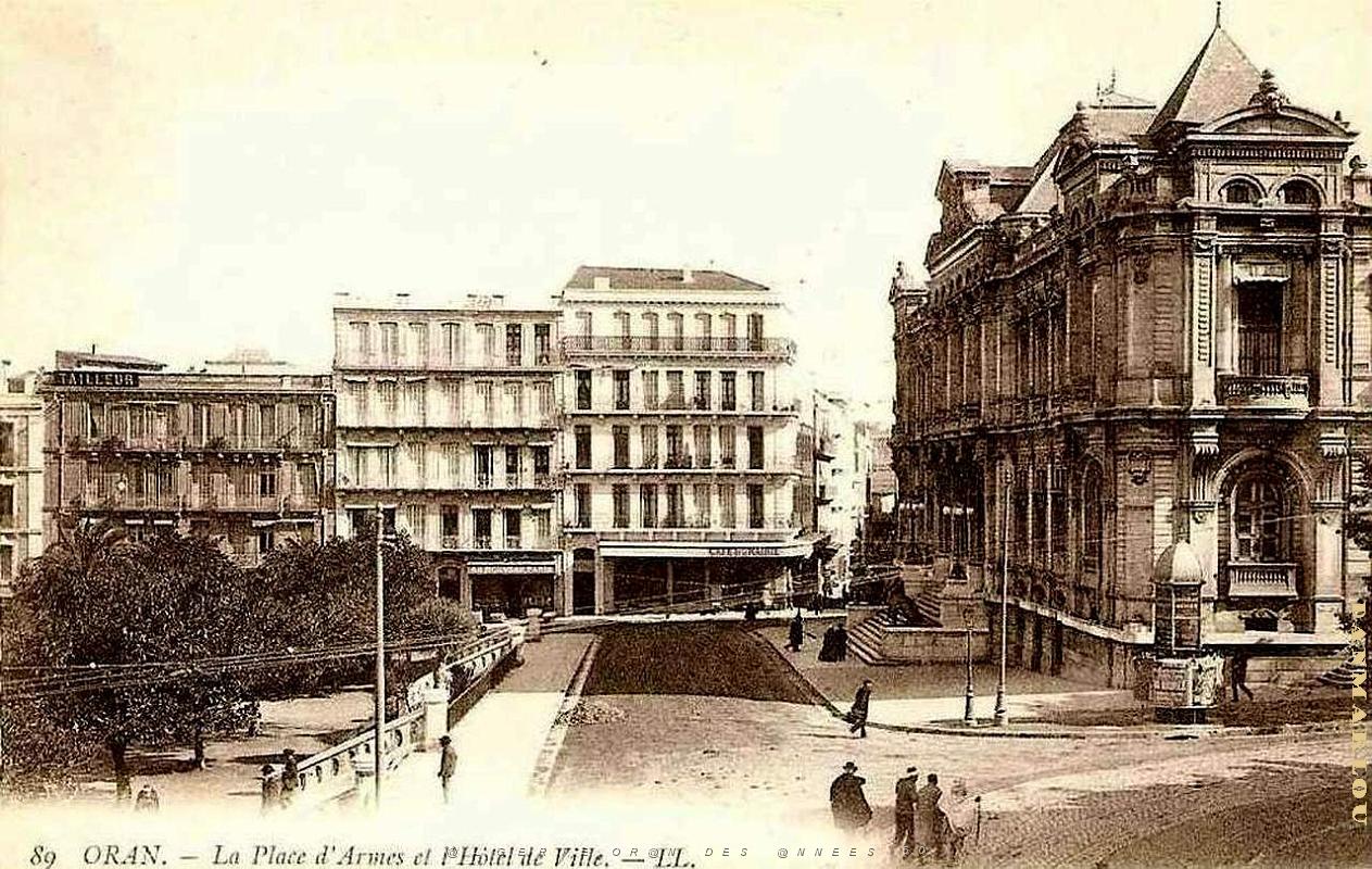 PA b- 052- Hotel de ville.jpg